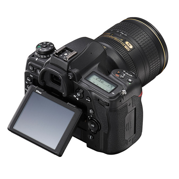 Nikon D780